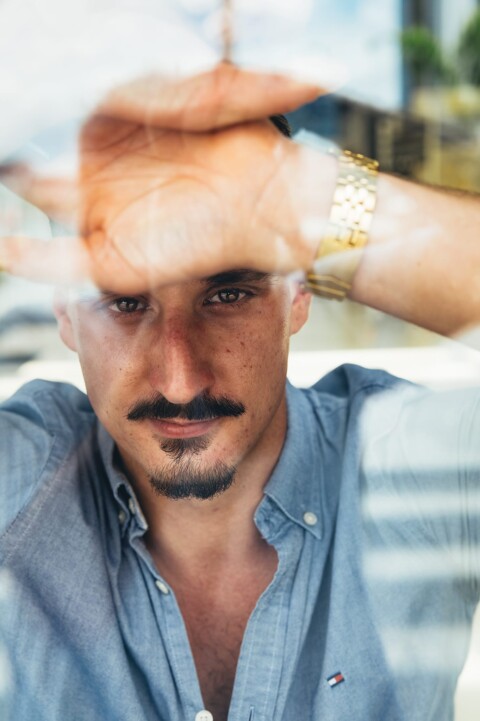 zbliżenie portret mężczyzny sesja portretowa plenery